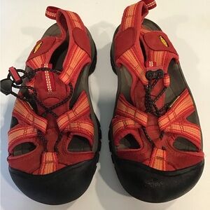 Keen Venice H2 Red, Orange and Hot Coral Sandals size 7.5